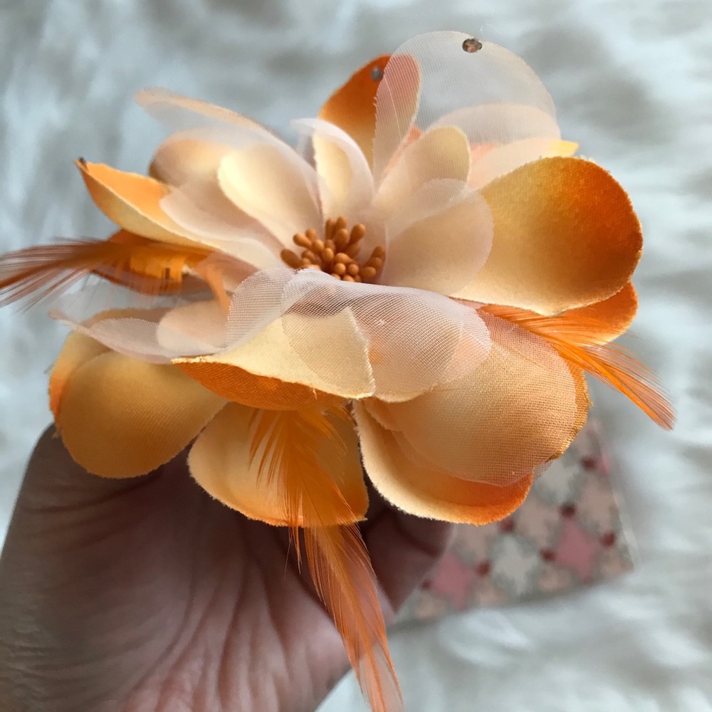 SALE‼️Fabric Flower Hair Clips/Brooch 2pcs